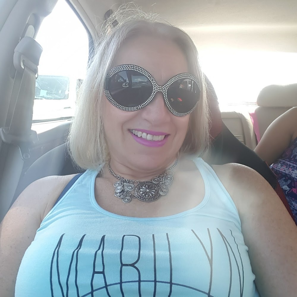 Meet your Posher, Diana